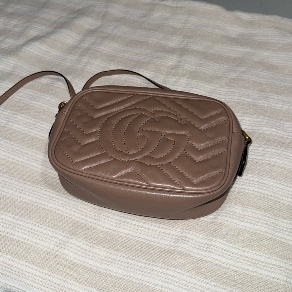 Cute small Gucci purse